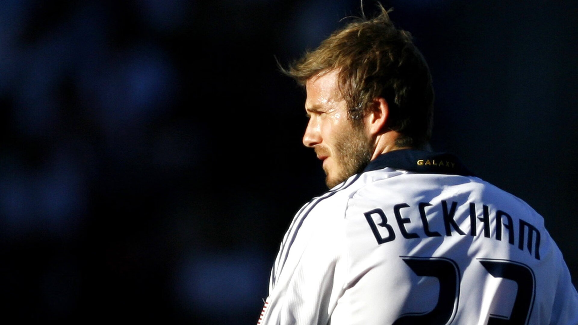 詹姆斯接受采访谈球员生涯规划，詹姆斯采访帮助年轻人成长